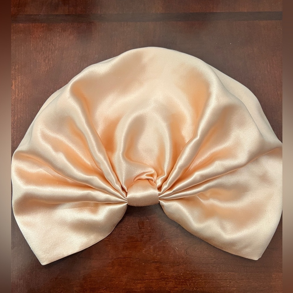 VALENTINO GARAVANI 100% Silk Turban Light Peach/Blush Color Made in Italy - Picture 2 of 10